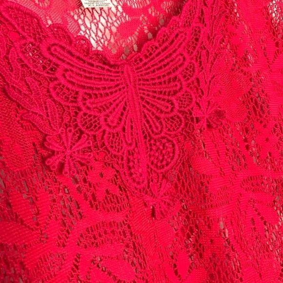 belle Du Jour Lace Crocheted Red Top - Picture 4 of 8